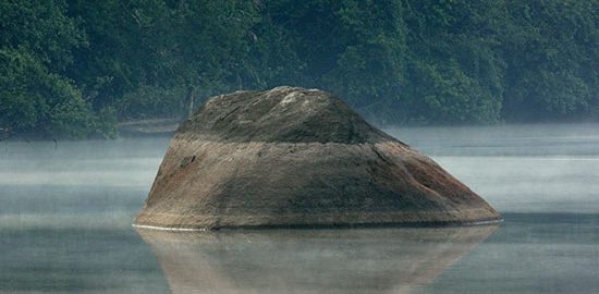 De-sitonu-a-weti-STONES_HAVE_LAWS_STILL